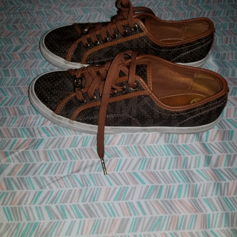 Michael kors women size 7 brown